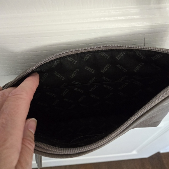 Roots crossbody handbag - Picture 6 of 7